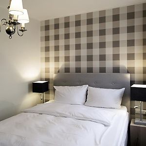 Comfort Queen Room